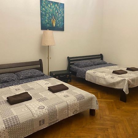 Apartments White House Лвив Екстериор снимка