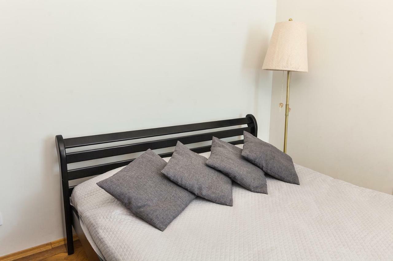 Apartments White House Лвив Екстериор снимка