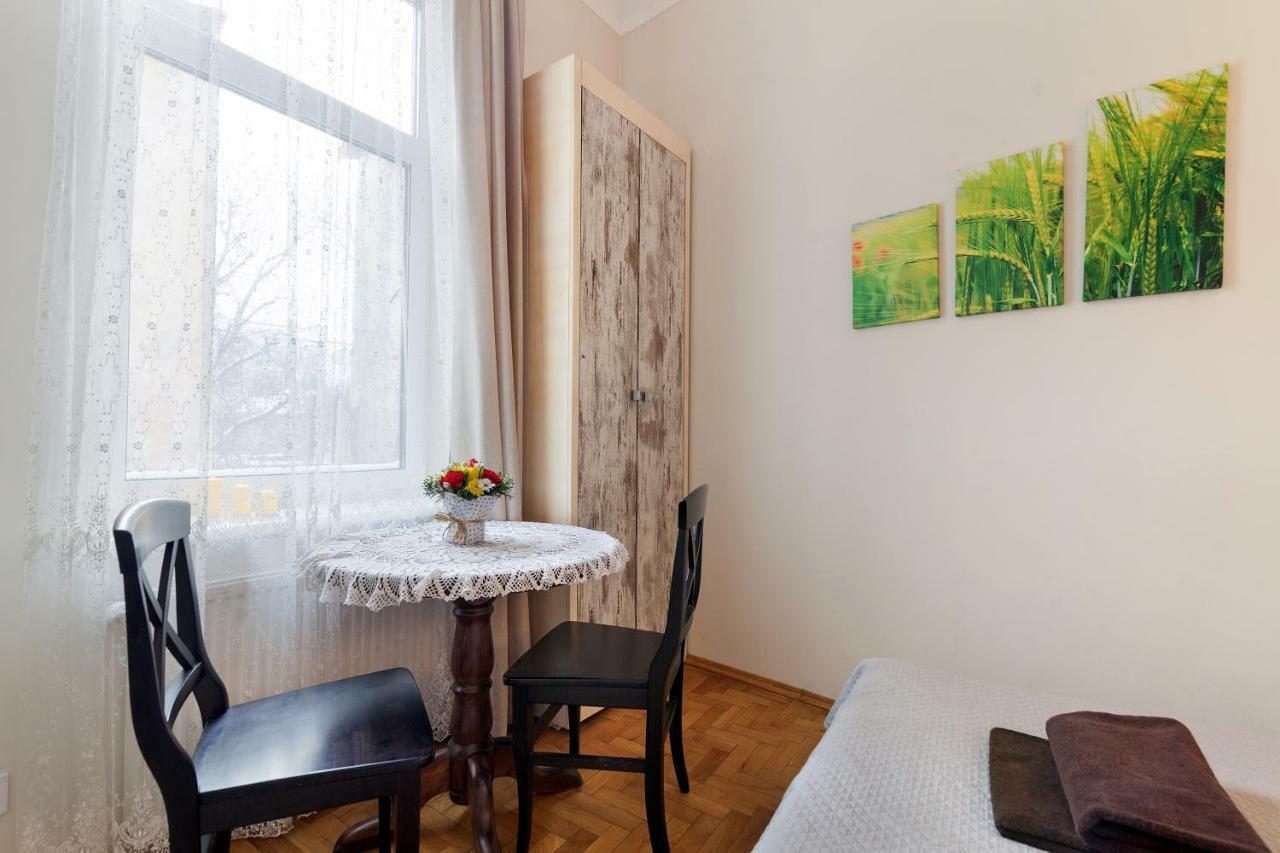 Apartments White House Лвив Екстериор снимка